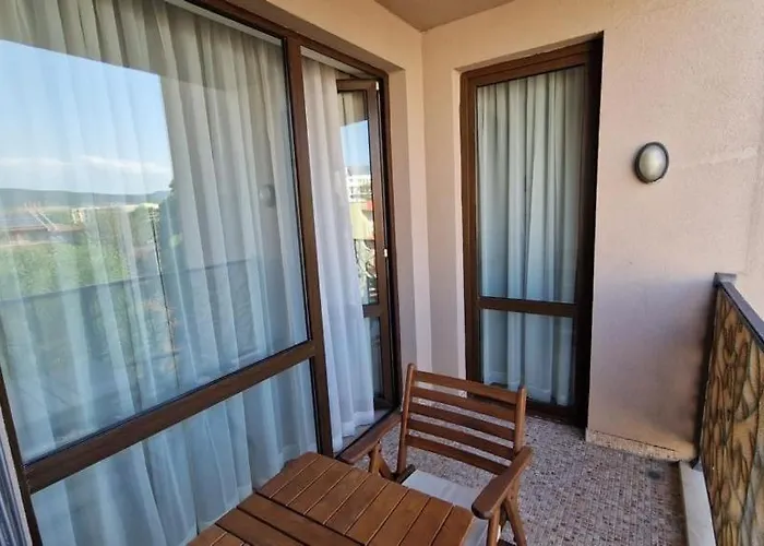 Apartment In Royal Barcelo Slantschew brjag